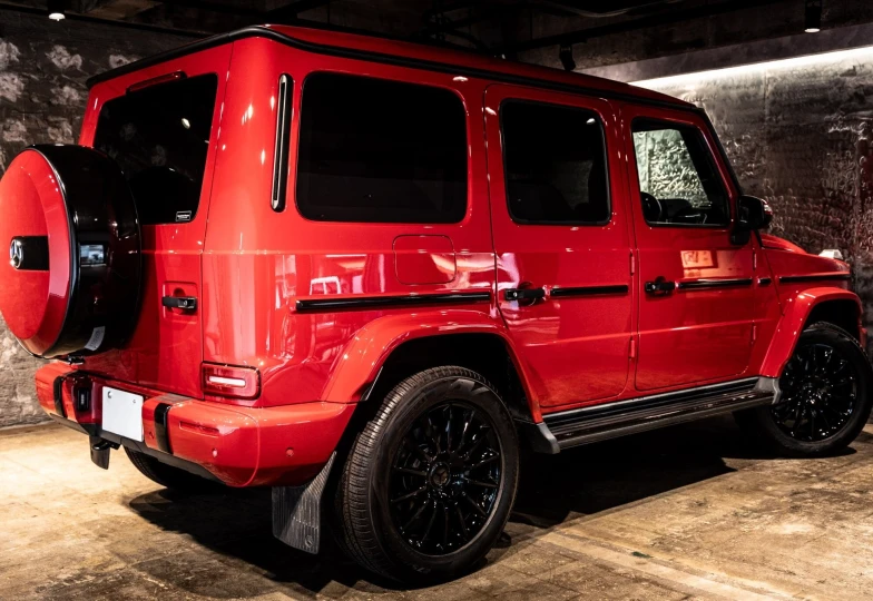 Mercedes G-class Red