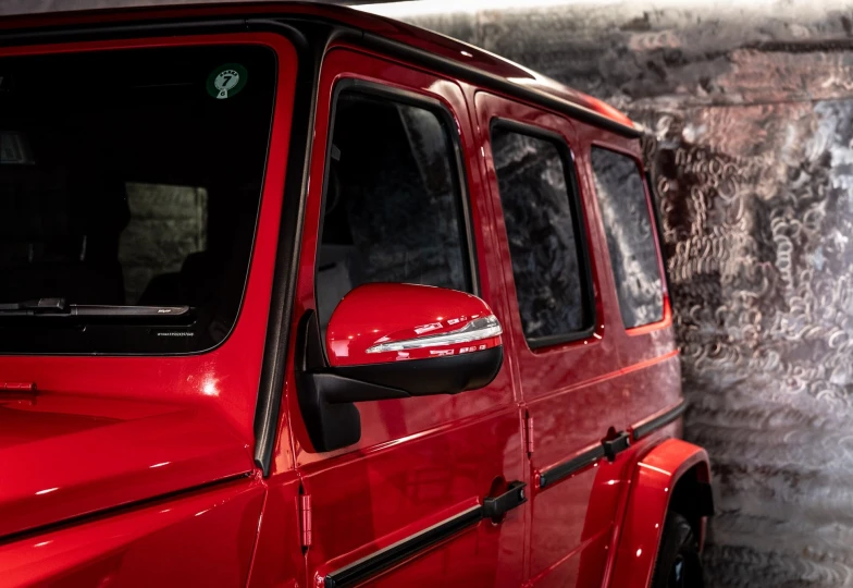 Mercedes G-class Red