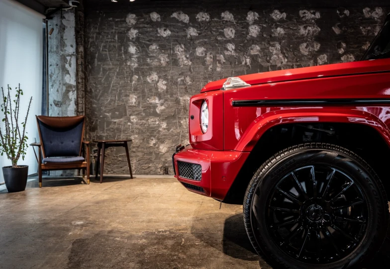 Mercedes G-class Red