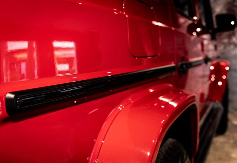 Mercedes G-class Red