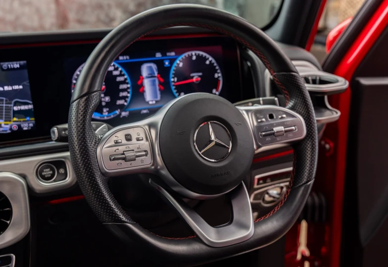 Mercedes G-class Red