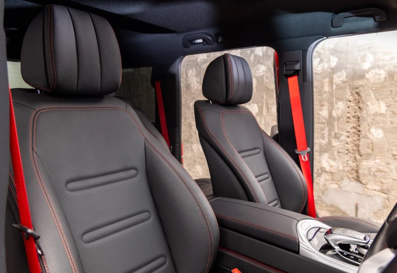 Mercedes G-class Red