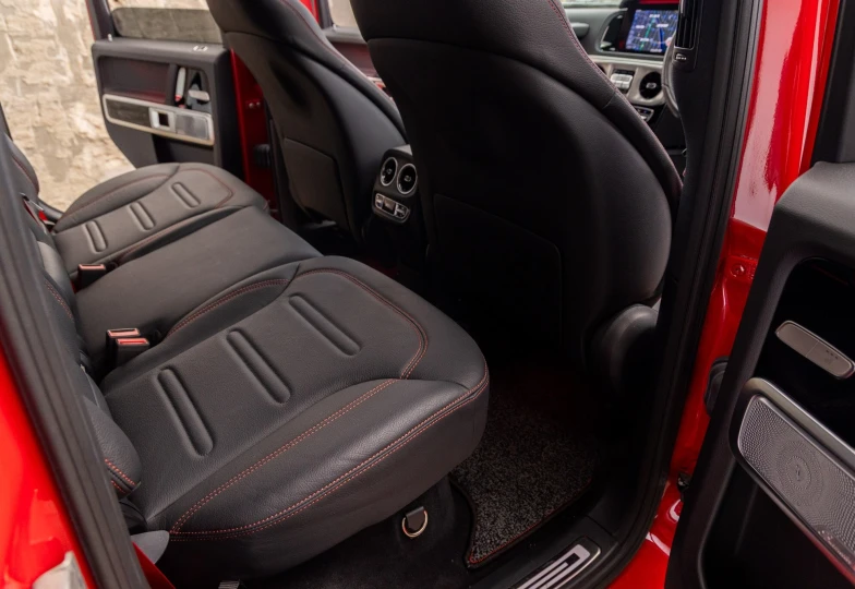 Mercedes G-class Red