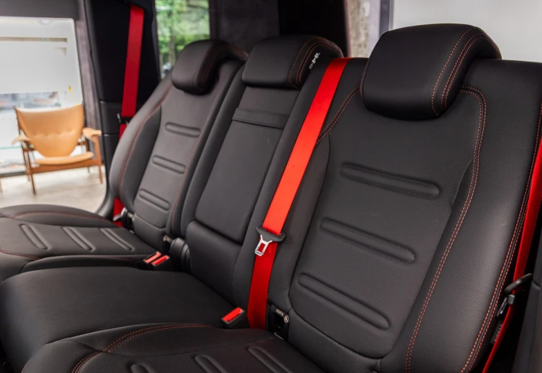 Mercedes G-class Red