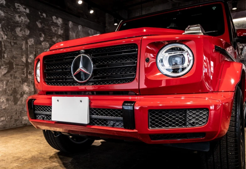 Mercedes G-class Red