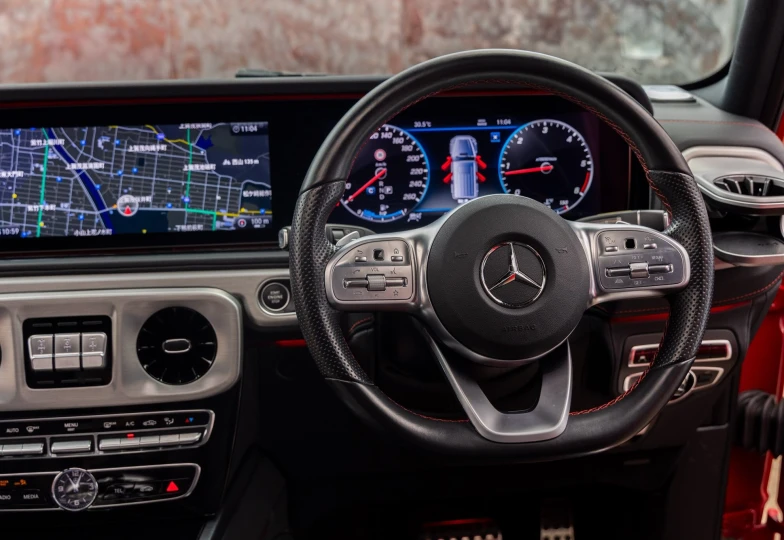 Mercedes G-class Red