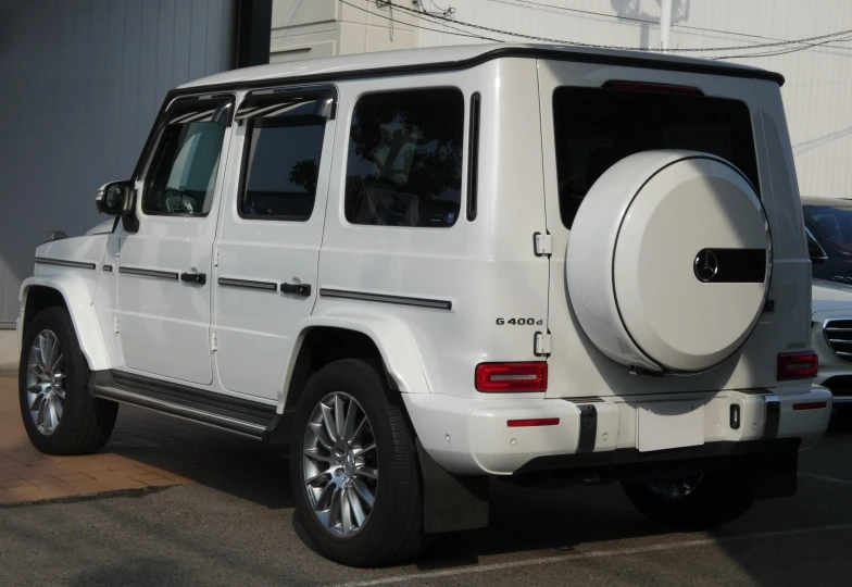 Mercedes G-class White
