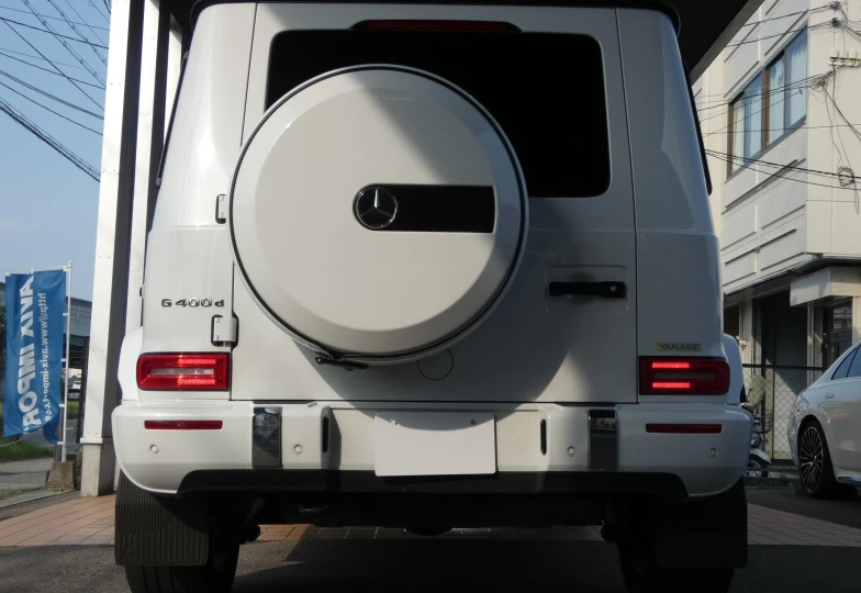 Mercedes G-class White