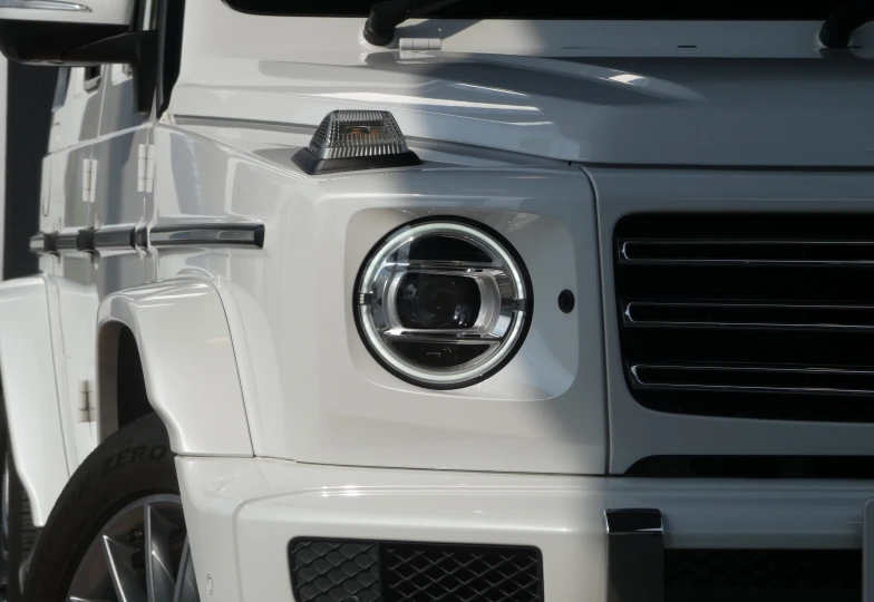 Mercedes G-class White