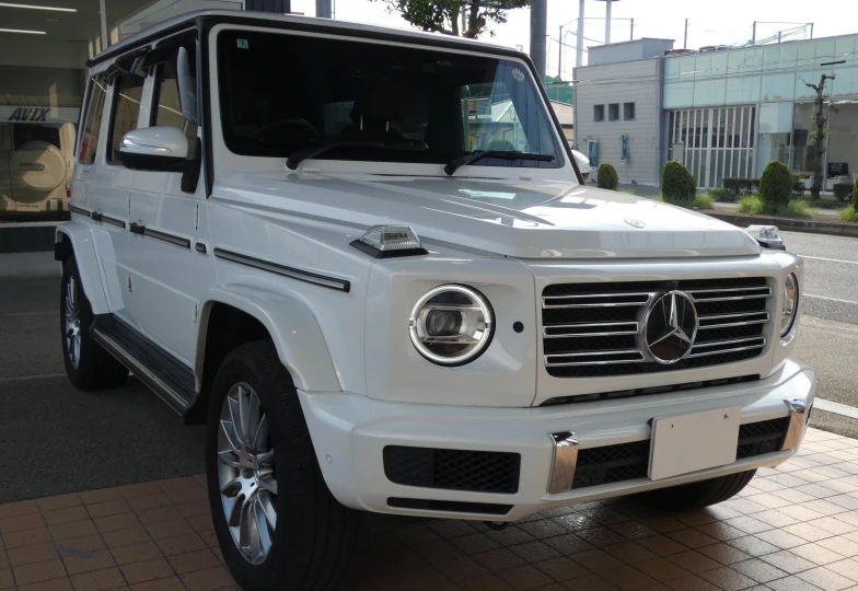 Mercedes G-class White