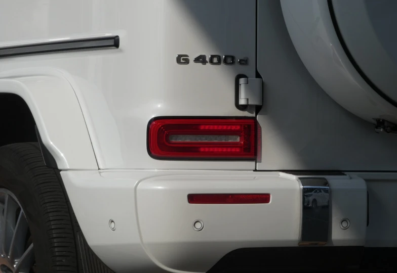 Mercedes G-class White