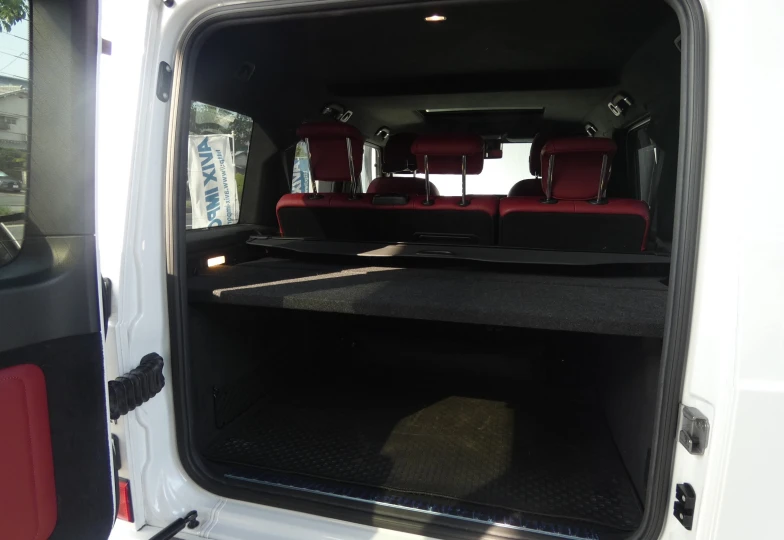 Mercedes G-class White