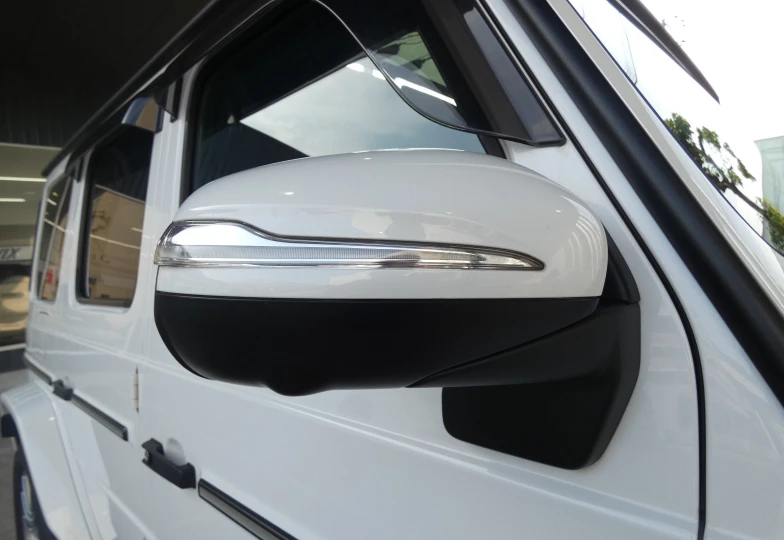 Mercedes G-class White