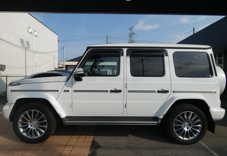 Mercedes G-class White