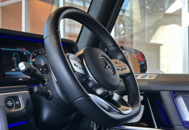 Mercedes G-class Black