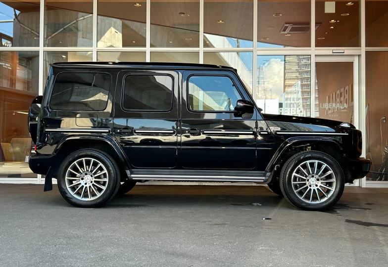 Mercedes G-class Black