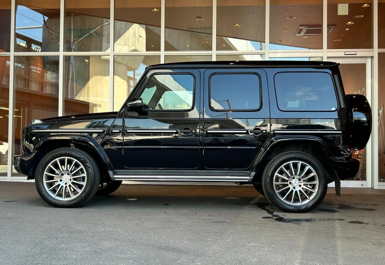 Mercedes G-class Black