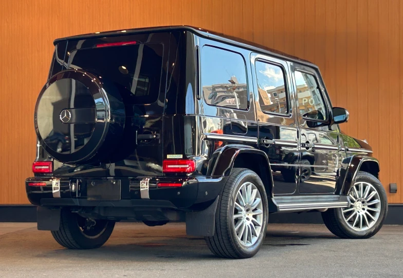 Mercedes G-class Black