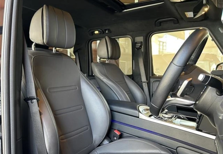 Mercedes G-class Black