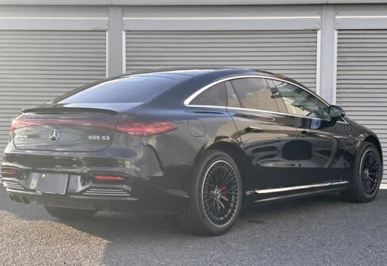 Mercedes EQS Черный
