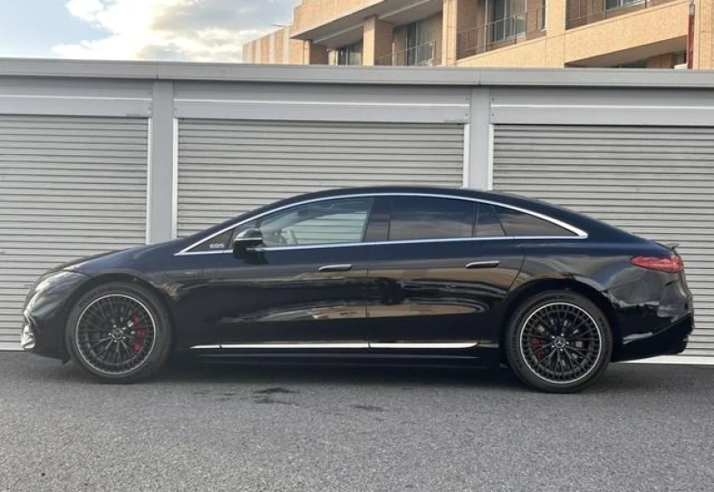 Mercedes EQS Черный