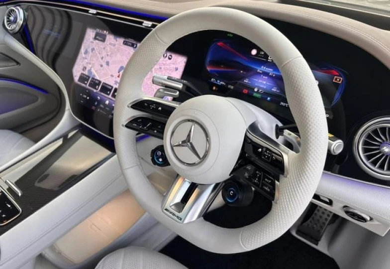 Mercedes EQS Черный