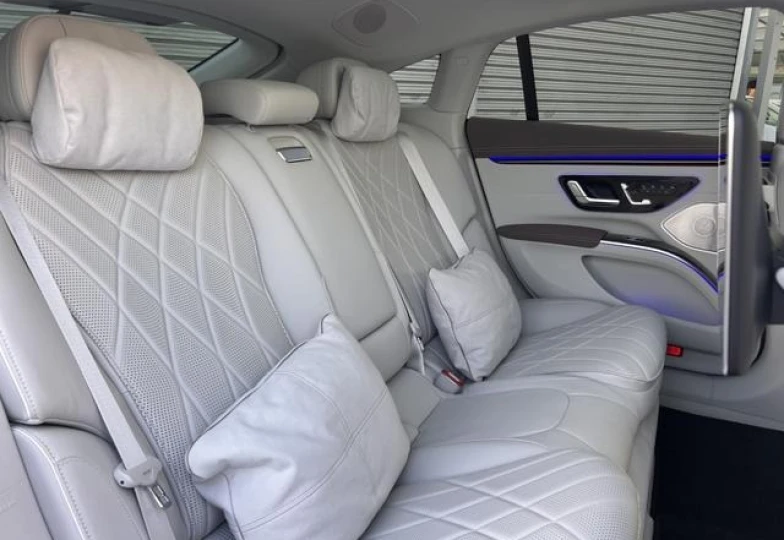 Mercedes EQS Черный