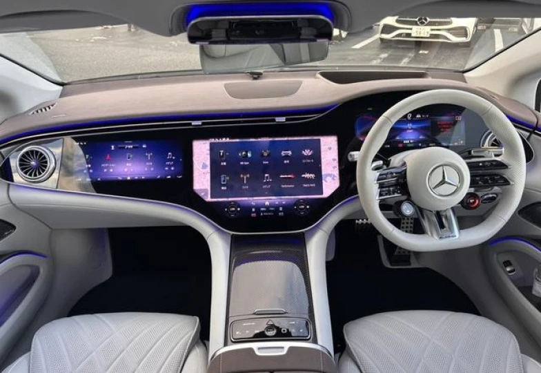 Mercedes EQS Черный