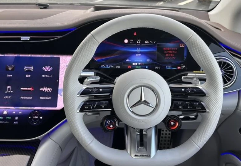 Mercedes EQS Черный