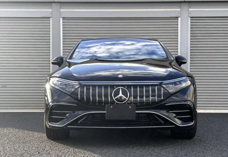Mercedes EQS Черный