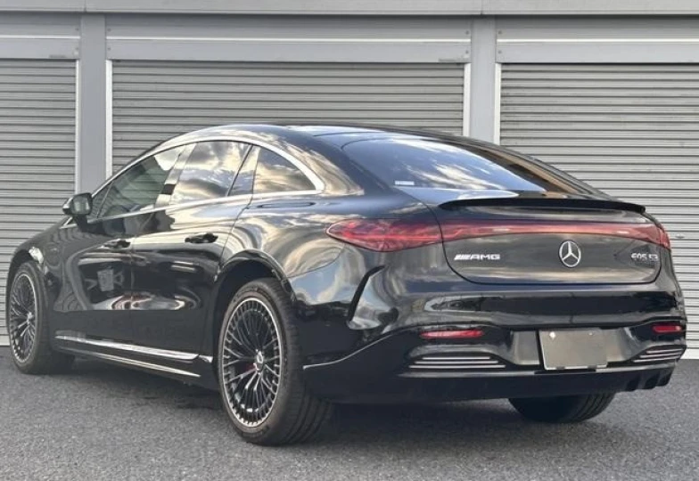 Mercedes EQS Черный