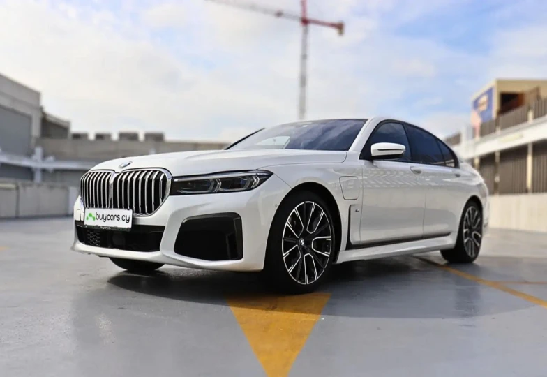 BMW 7 series Белый