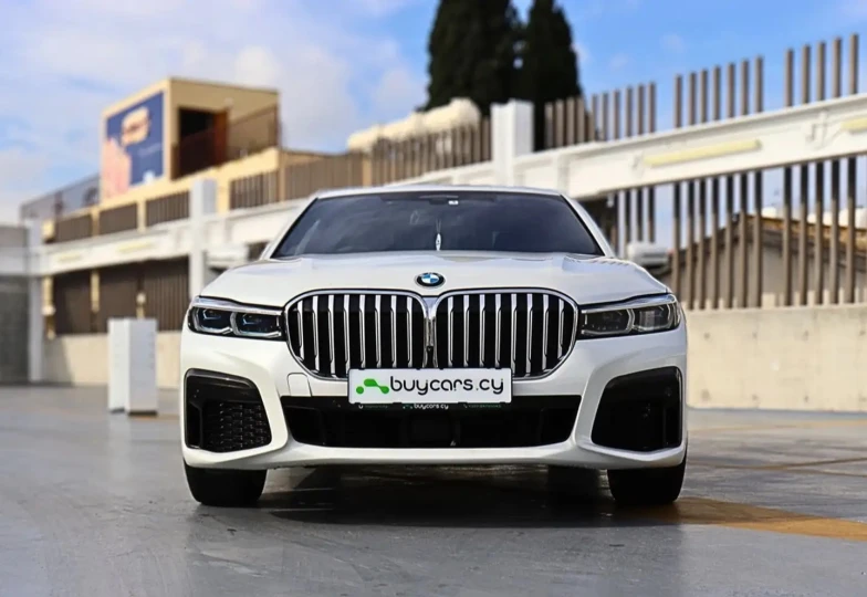 BMW 7 series Белый