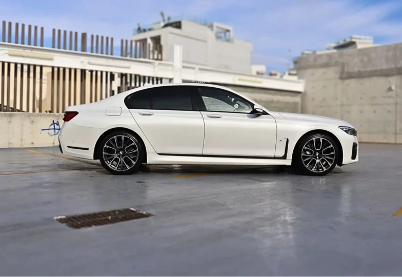 BMW 7 series Белый