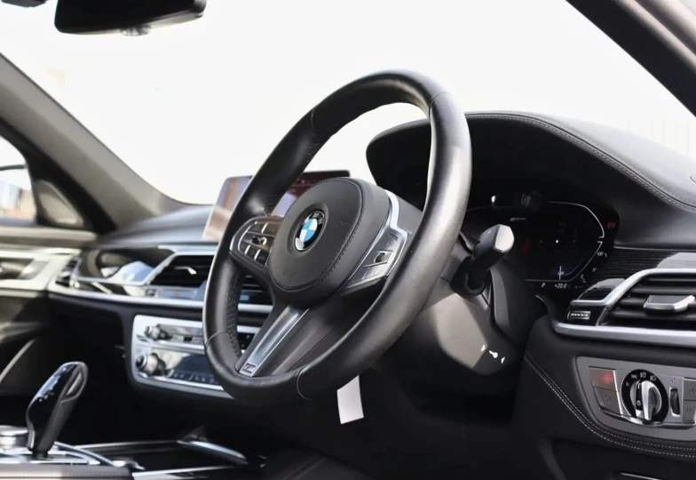 BMW 7 series Белый