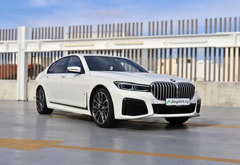 BMW 7 series Белый