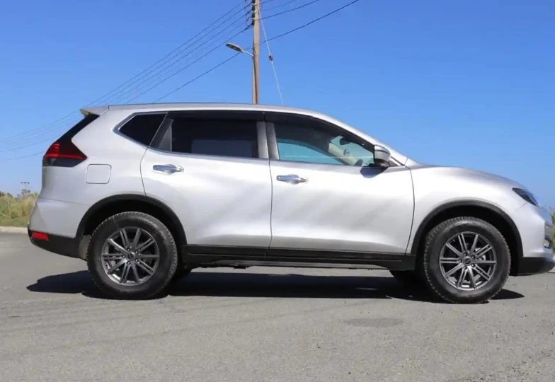 Nissan X-Trail Grey