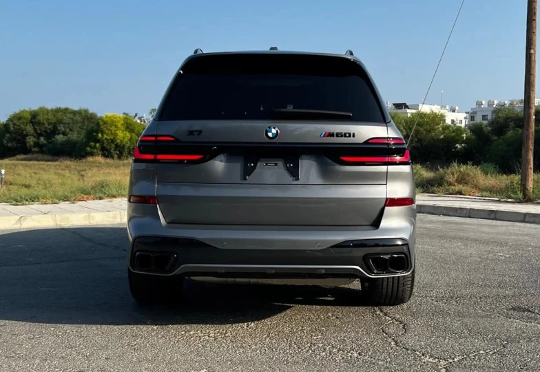 BMW X7 Серый