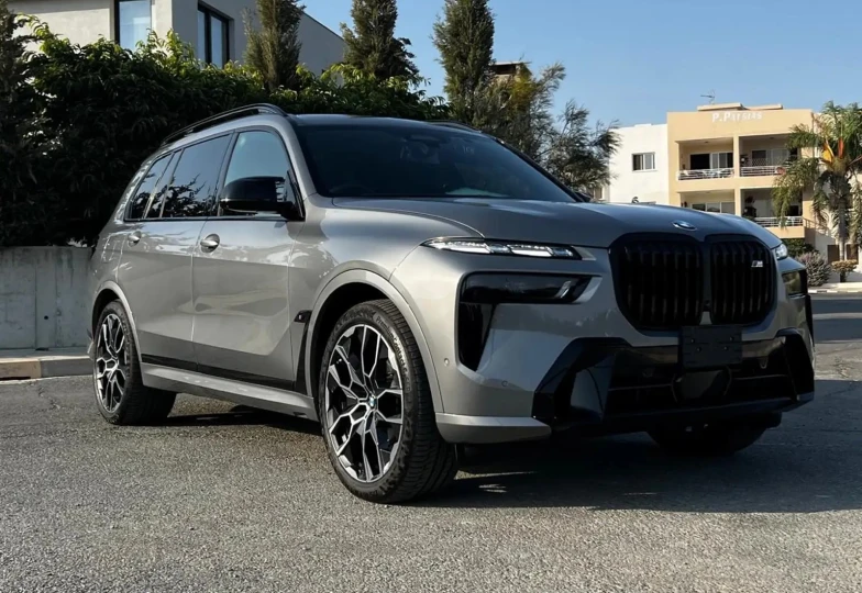 BMW X7 Серый
