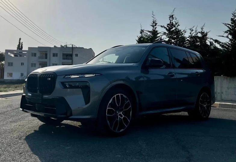 BMW X7 Серый