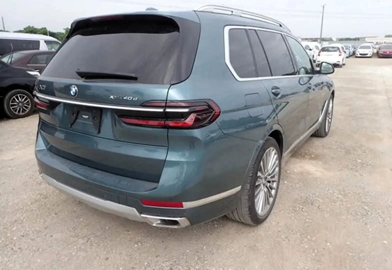 BMW X7 Синий