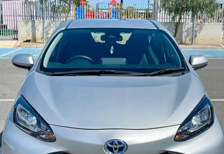 Toyota Aqua Серый