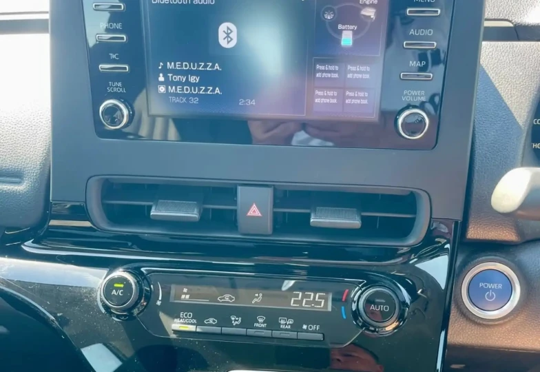 Toyota Aqua Серый