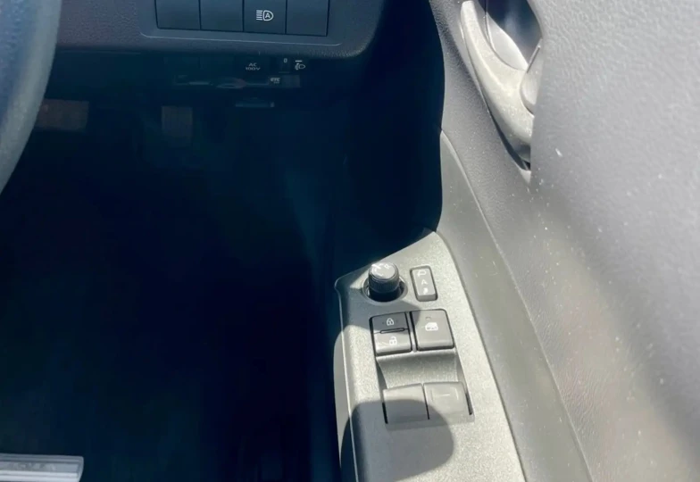 Toyota Aqua Серый
