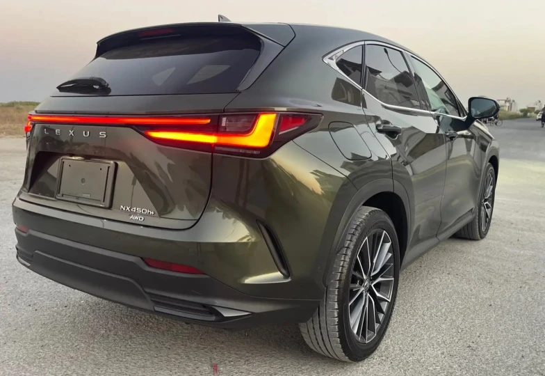 Lexus NX Зеленый