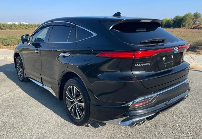 Toyota Harrier Black