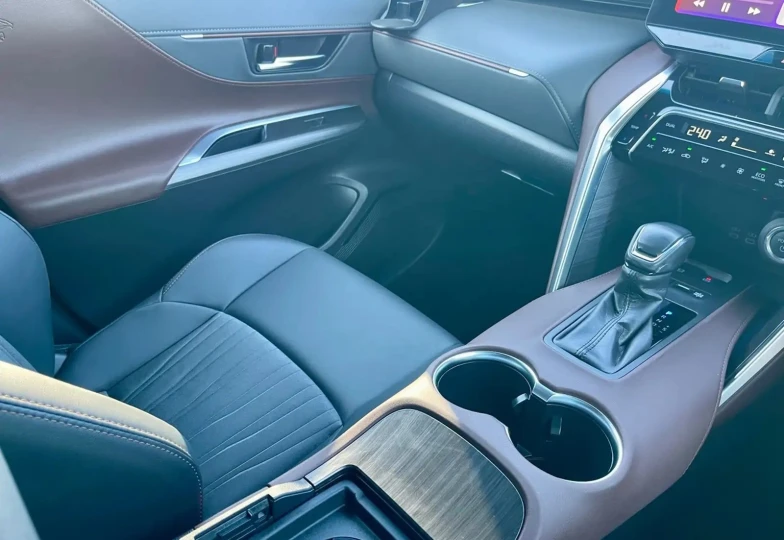 Toyota Harrier Black