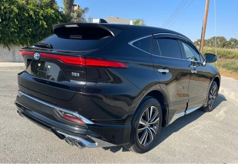 Toyota Harrier Black
