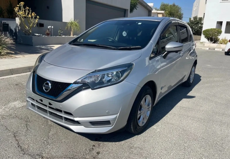 Nissan Note Серый