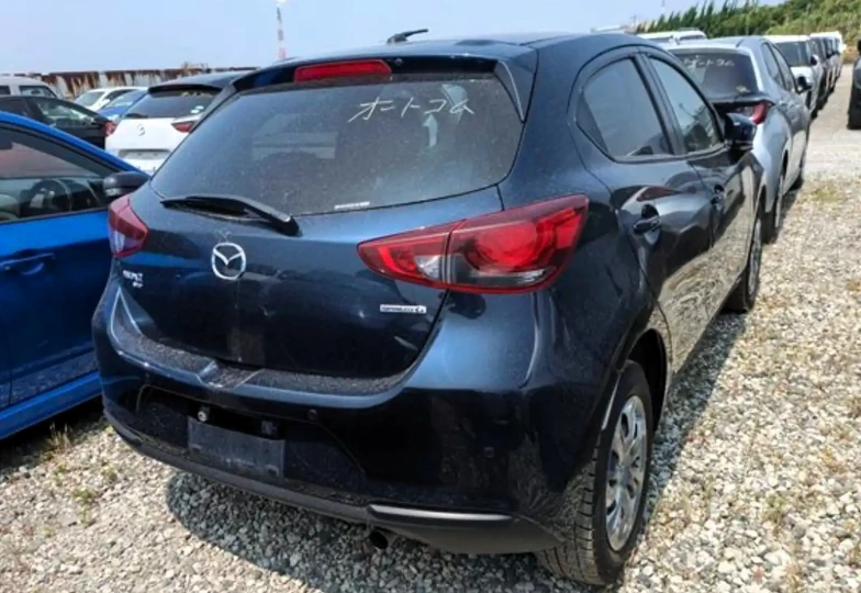 Mazda 2 Синий